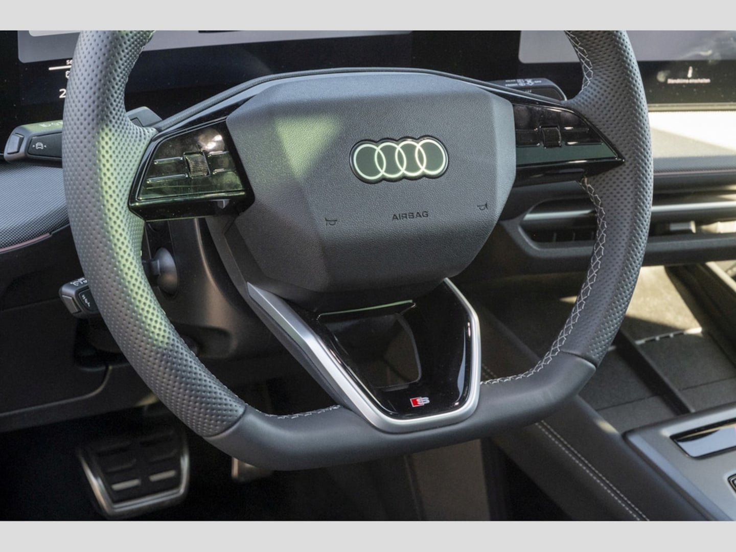 Bild über Audi Q4 SUV e-tron e-tron quattro 220 kW - für weitere Informationen kontaktieren Sie den Audi Partner