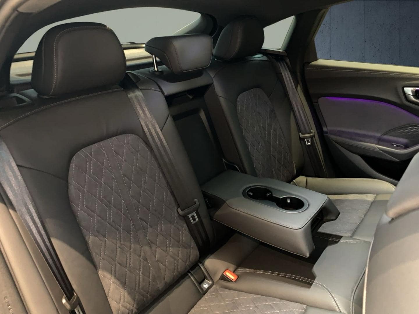 Bild über Audi A5 Limousine e-hybrid e-hybrid quattro 270 kW S tronic - für weitere Informationen kontaktieren Sie den Audi Partner