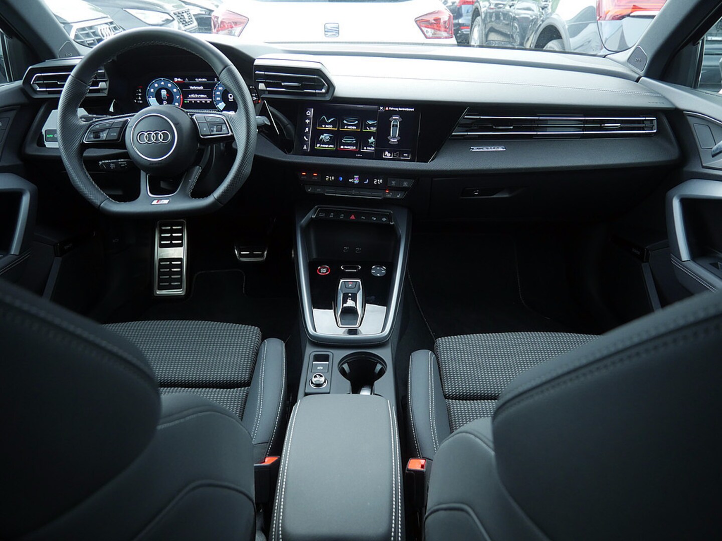 Bild über Audi S3 Sportback TFSI quattro S tronic - für weitere Informationen kontaktieren Sie den Audi Partner