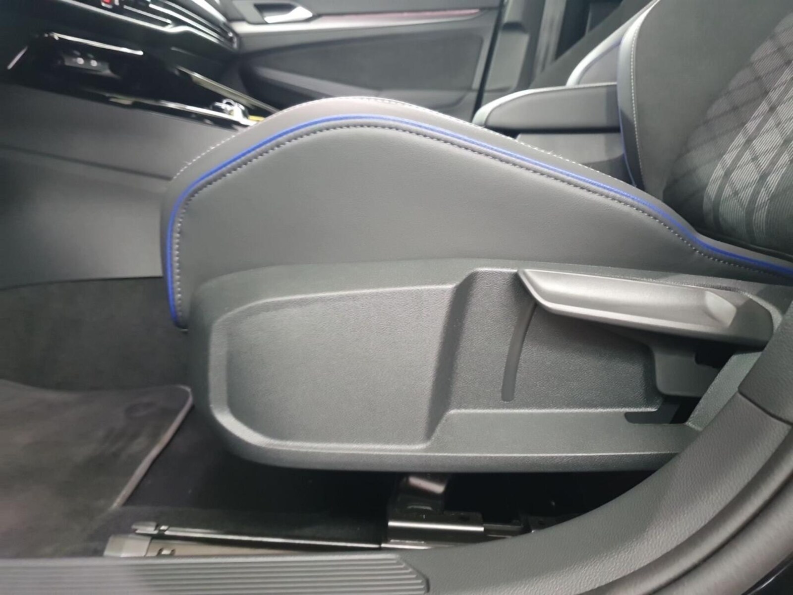 Volkswagen Golf Variant – Bild 10
