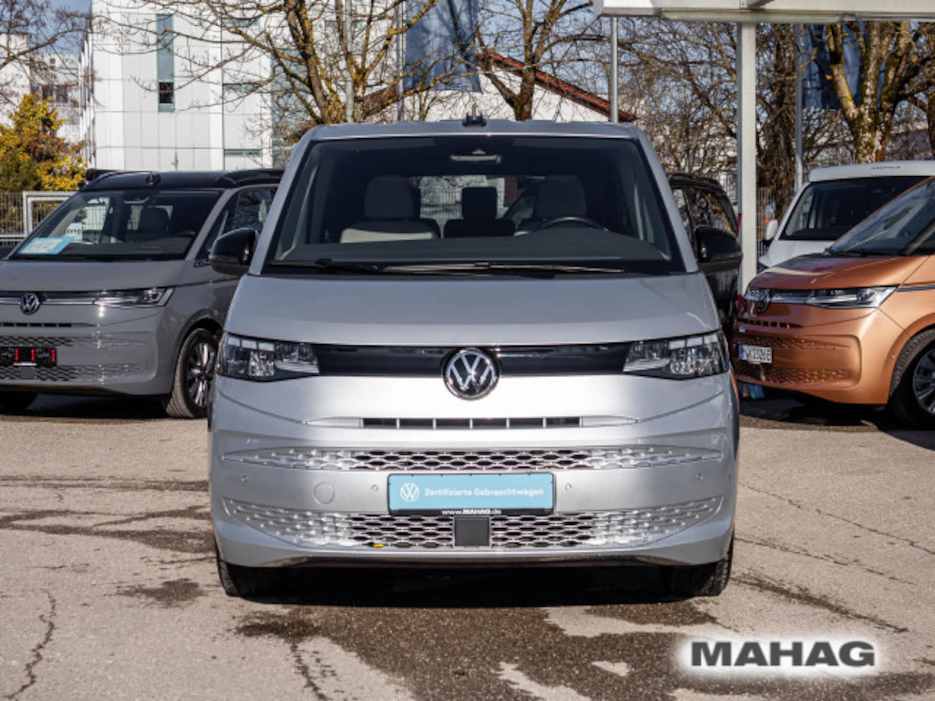 Volkswagen Multivan Langversion Basis-Modell