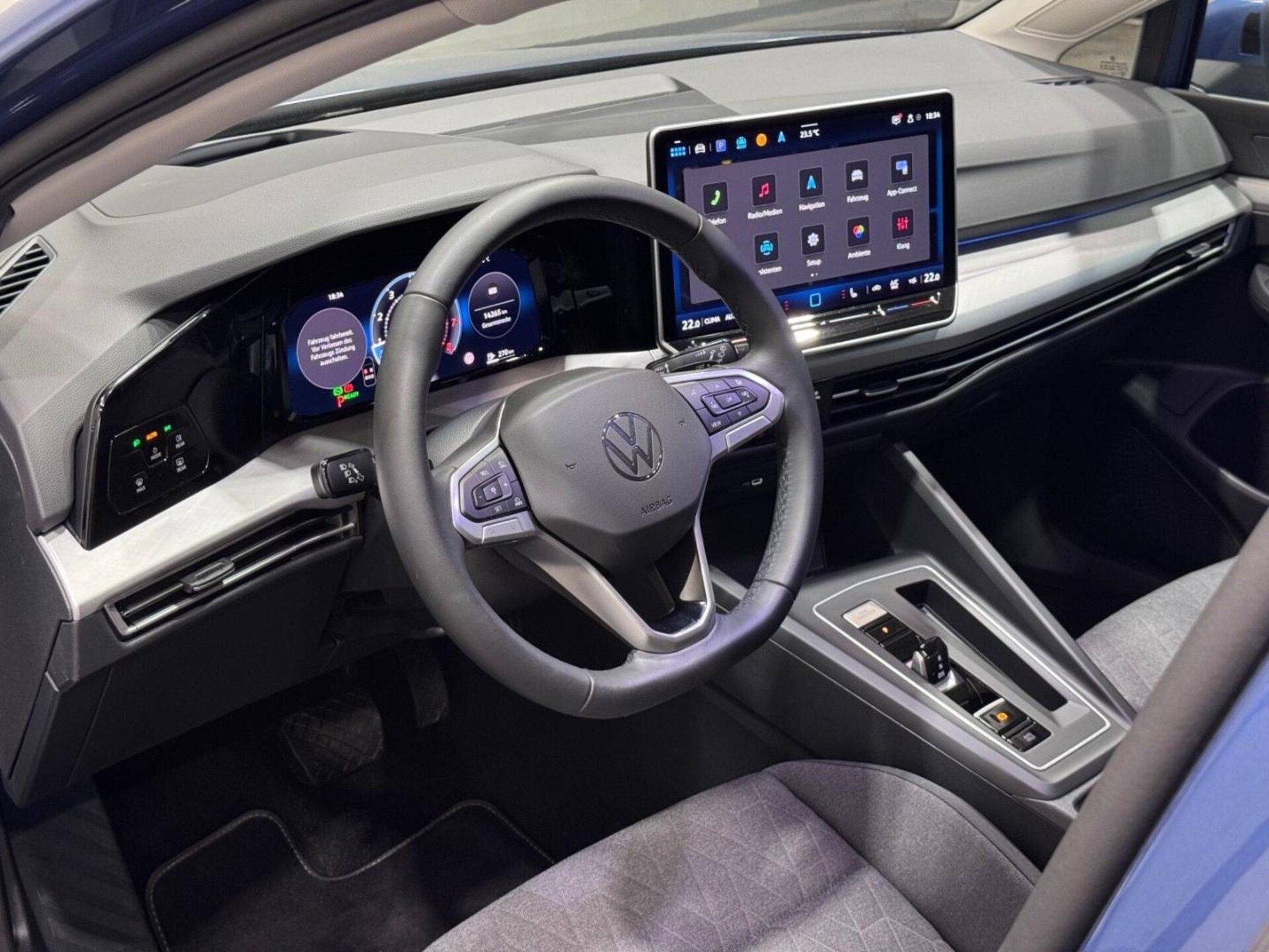 Volkswagen Golf Life