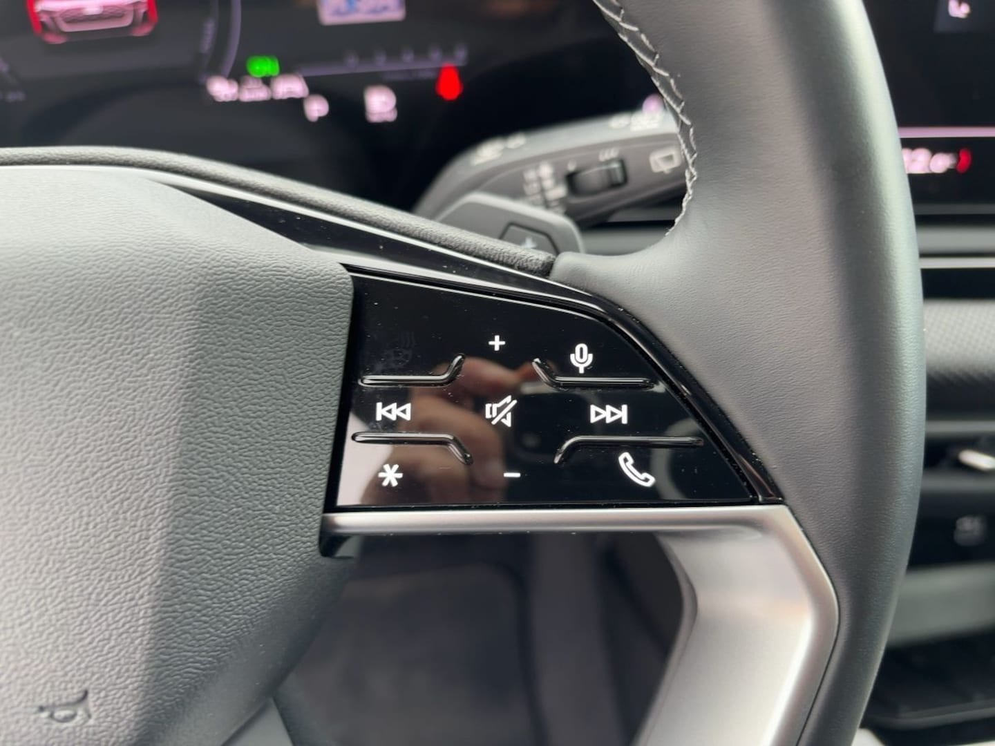 Bild über Audi A5 Avant e-hybrid e-hybrid quattro 220 kW S tronic - für weitere Informationen kontaktieren Sie den Audi Partner