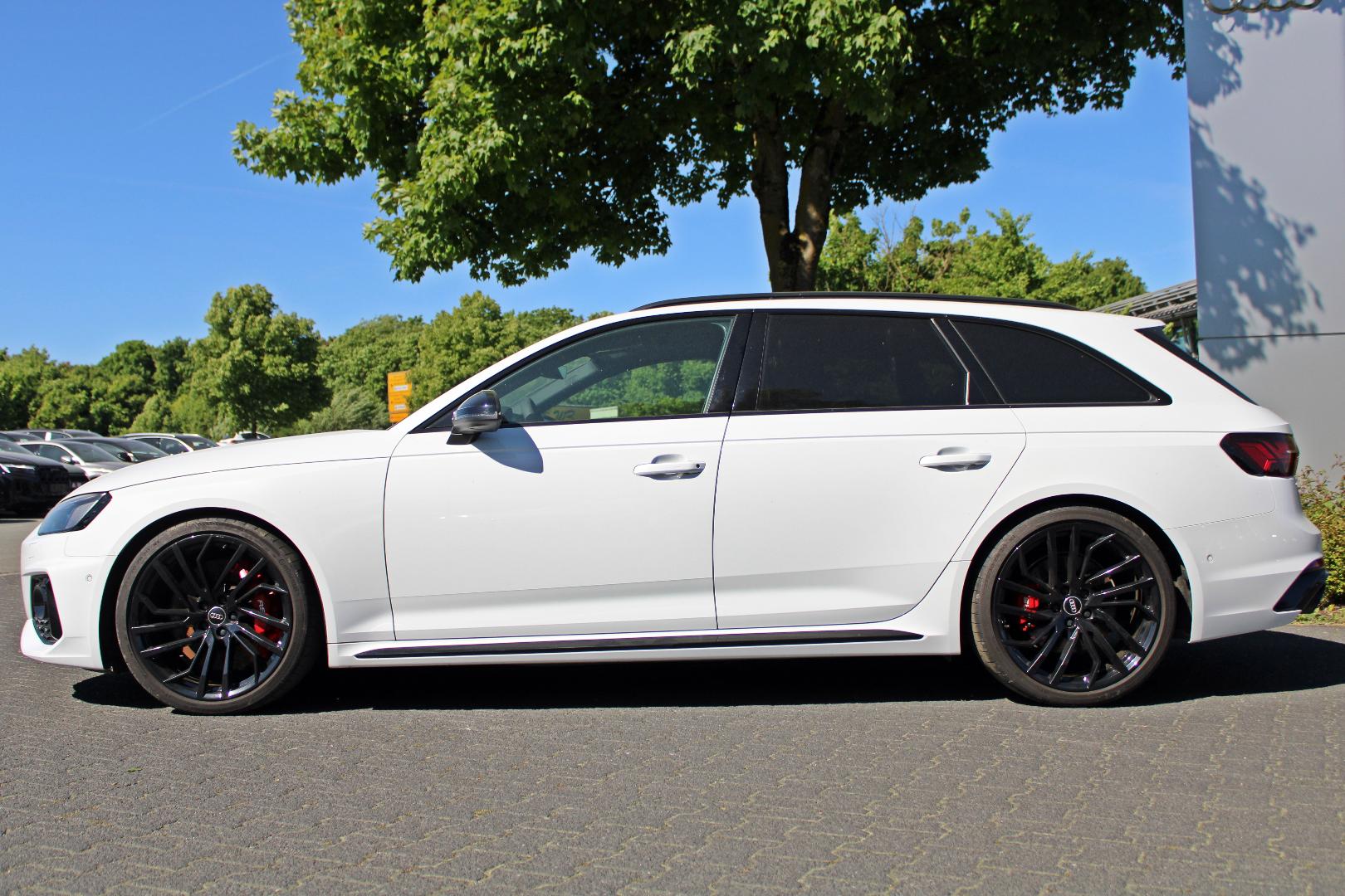Image about Audi RS 4 Avant TFSI quattro tiptronic