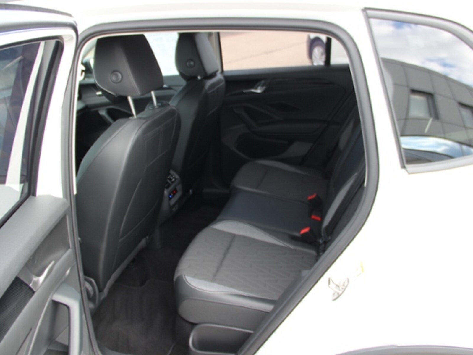 Volkswagen Tiguan – Bild 16