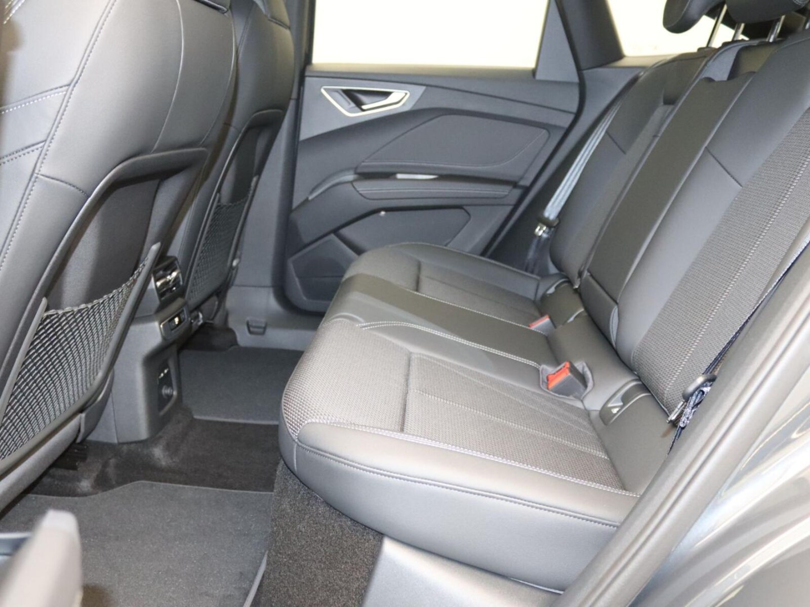 Audi Q4 Sportback e-tron – Bild 13