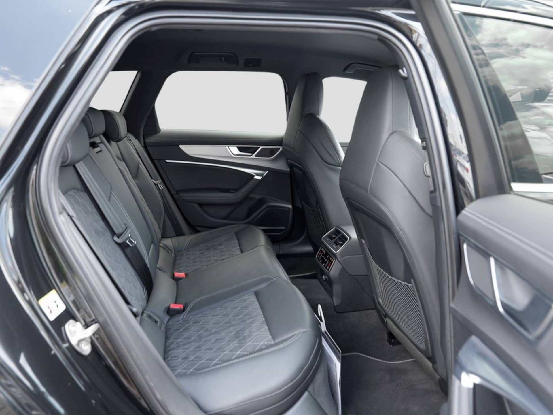 Audi S6 Avant