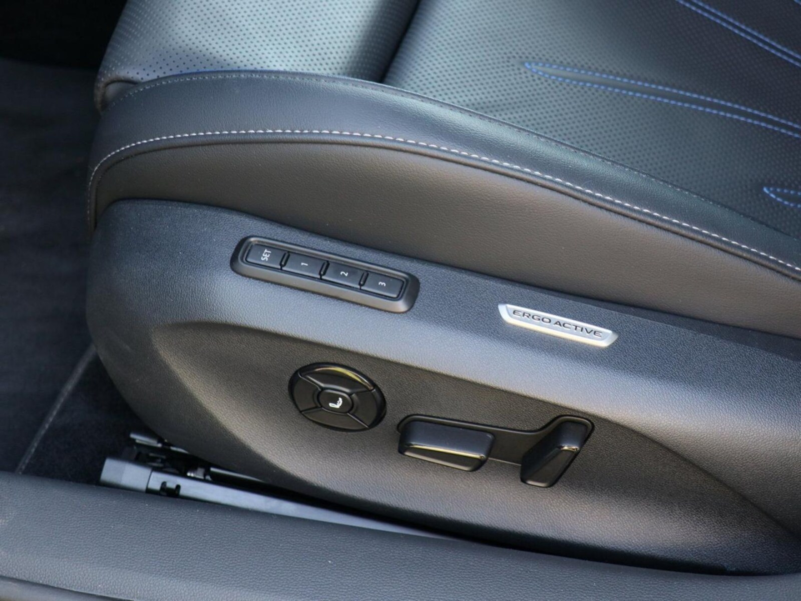 Volkswagen Passat – Bild 14