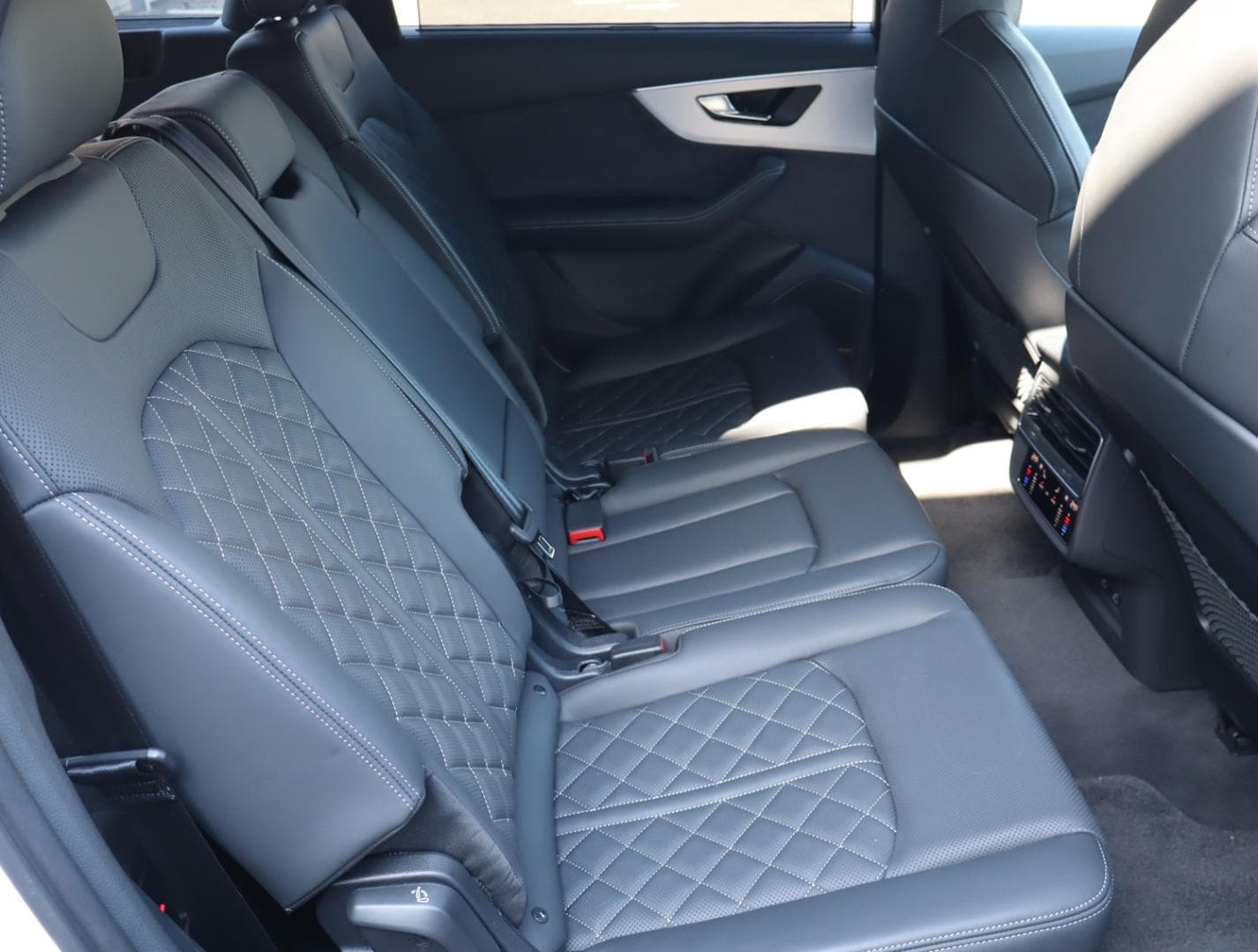 Audi Q7 SUV 55 TFSI quattro S line 250(340) kW(PS) tiptronic for more details contact your dealer