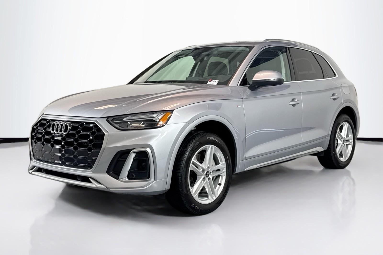 2025 Audi Q5 55 e Premium Plus's photo