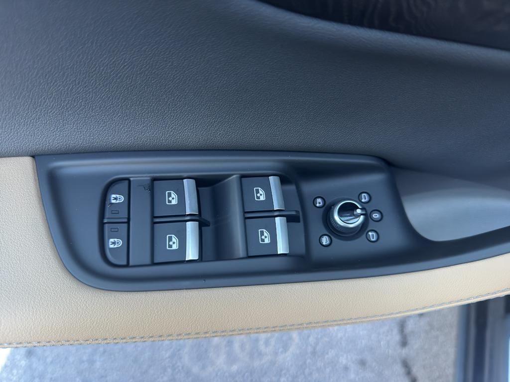 2025 Audi Q7 Premium Plus - Photo 9