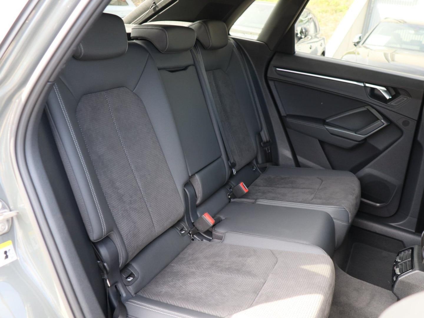 Bild über Audi Q3 S line 40 TFSI quattro S tronic - für weitere Informationen kontaktieren Sie den Audi Partner