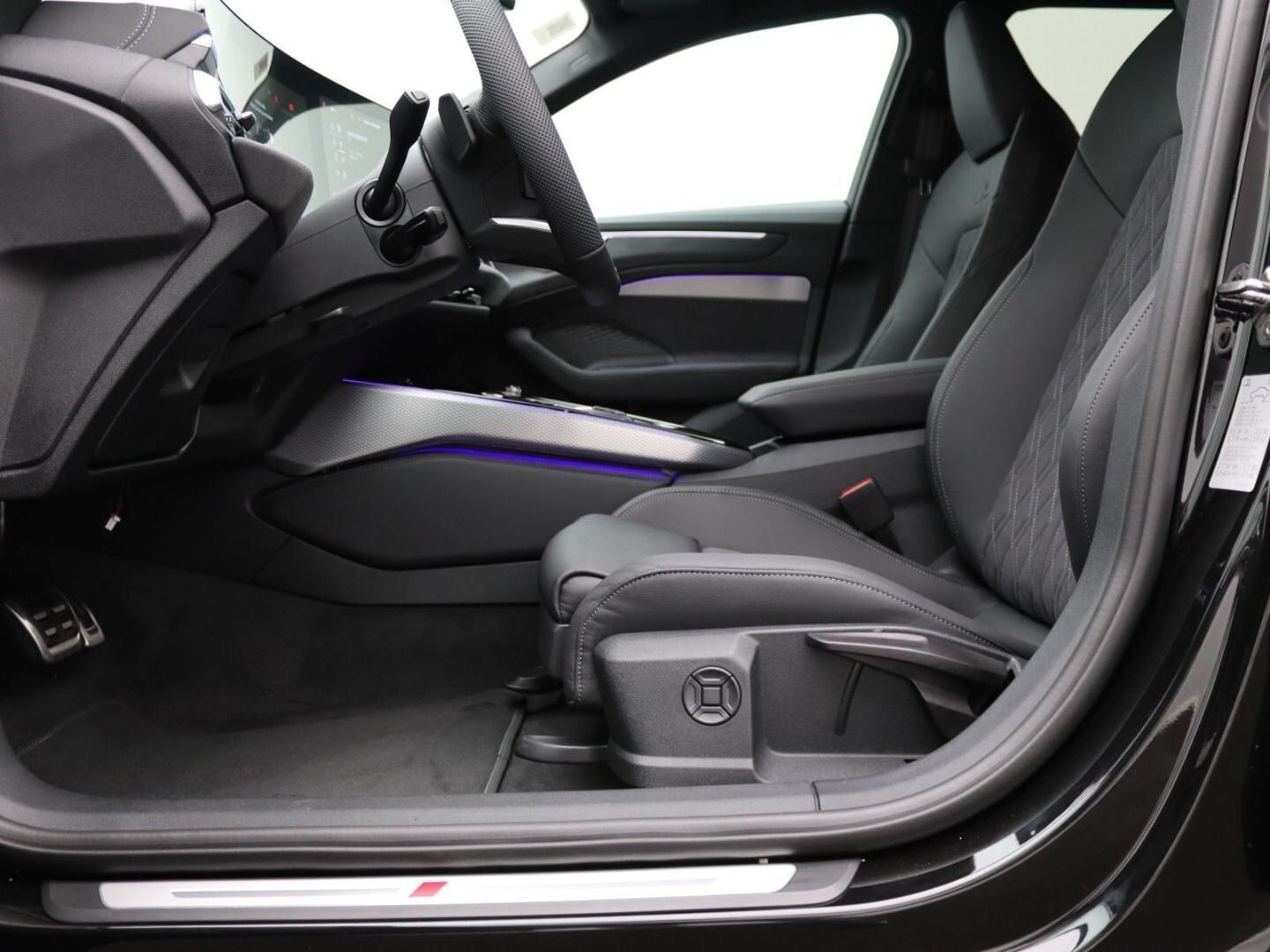 Bild über Audi A6 Avant TDI 150 kW S tronic - für weitere Informationen kontaktieren Sie den Audi Partner