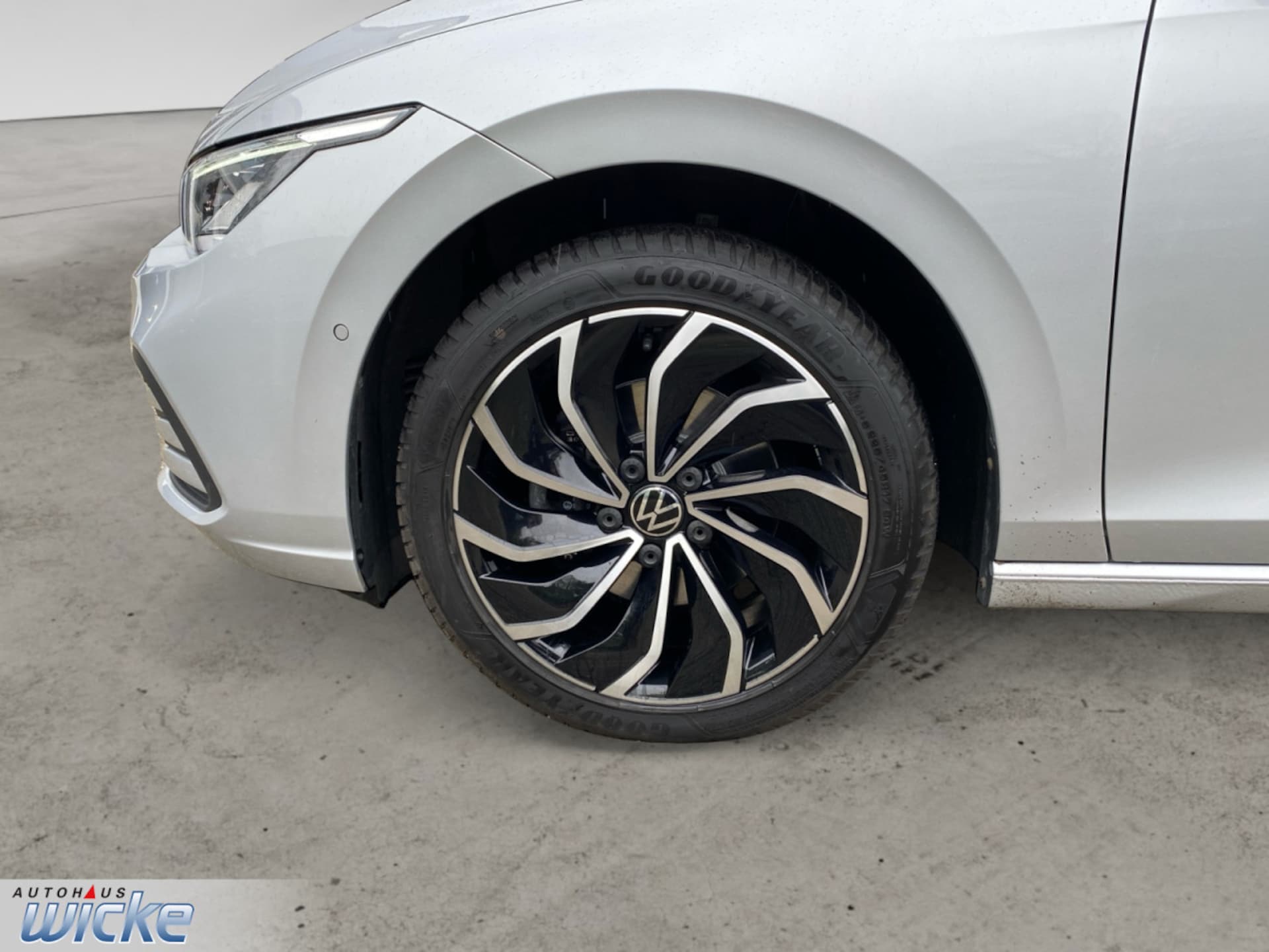 Volkswagen Golf Life