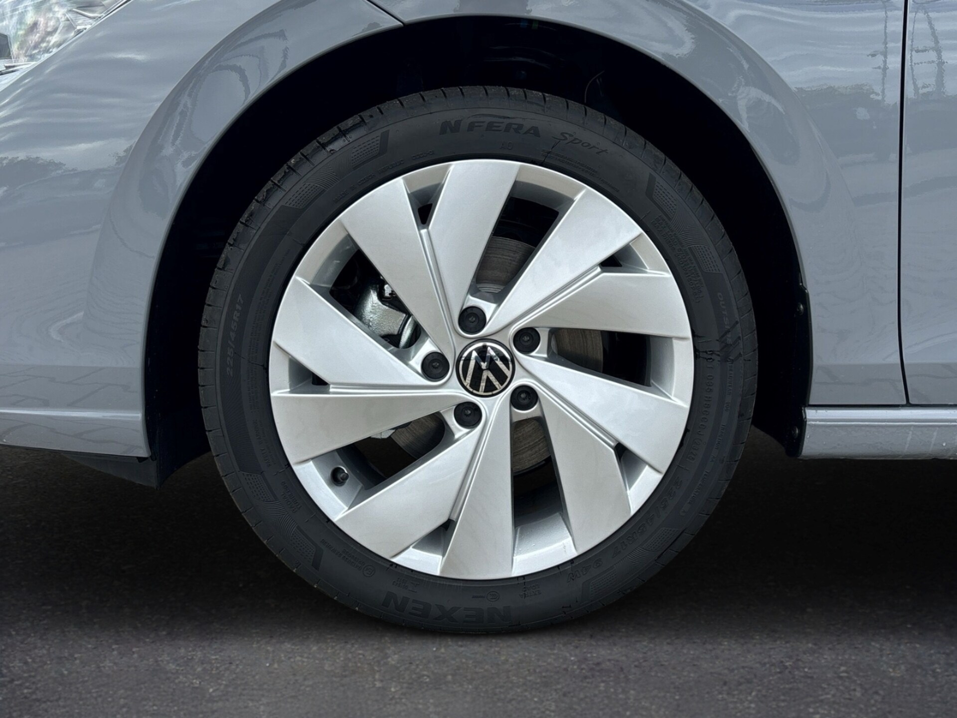 Volkswagen Golf Life