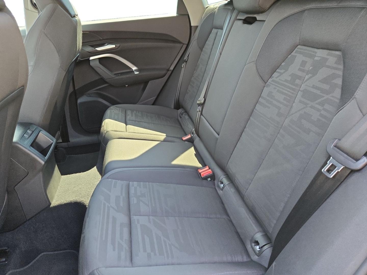 Bild über Audi Q5 SUV TDI quattro 150 kW S tronic - für weitere Informationen kontaktieren Sie den Audi Partner