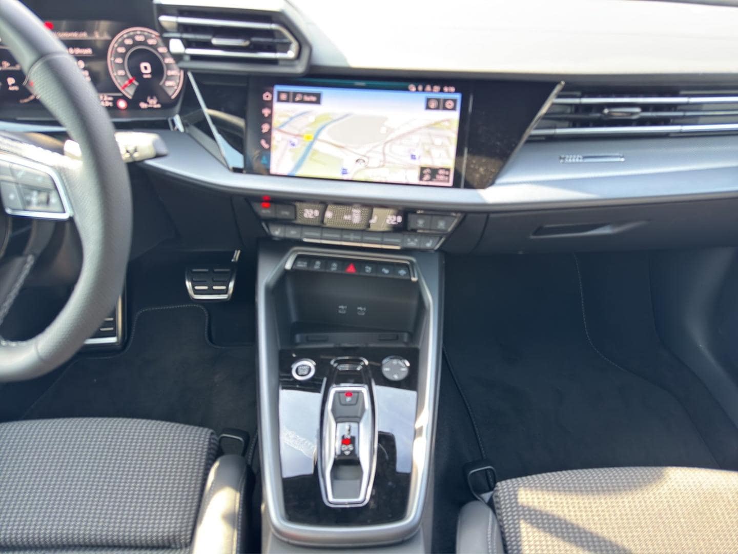 Bild über Audi A3 Sportback TFSI 110 kW S tronic - für weitere Informationen kontaktieren Sie den Audi Partner