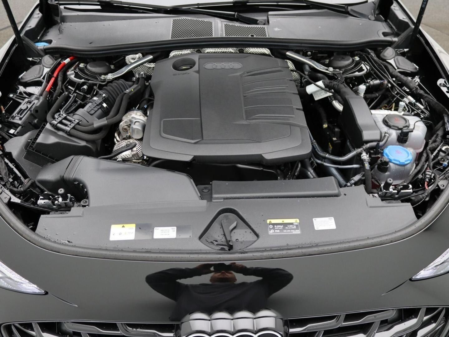 Bild über Audi A6 Avant TDI 150 kW S tronic - für weitere Informationen kontaktieren Sie den Audi Partner