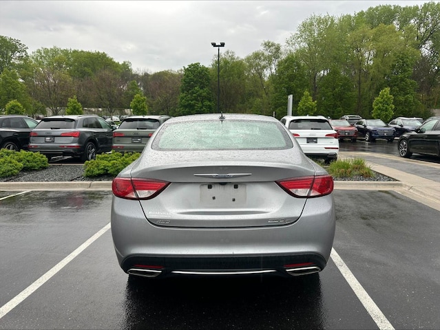 2016 Chrysler 200
