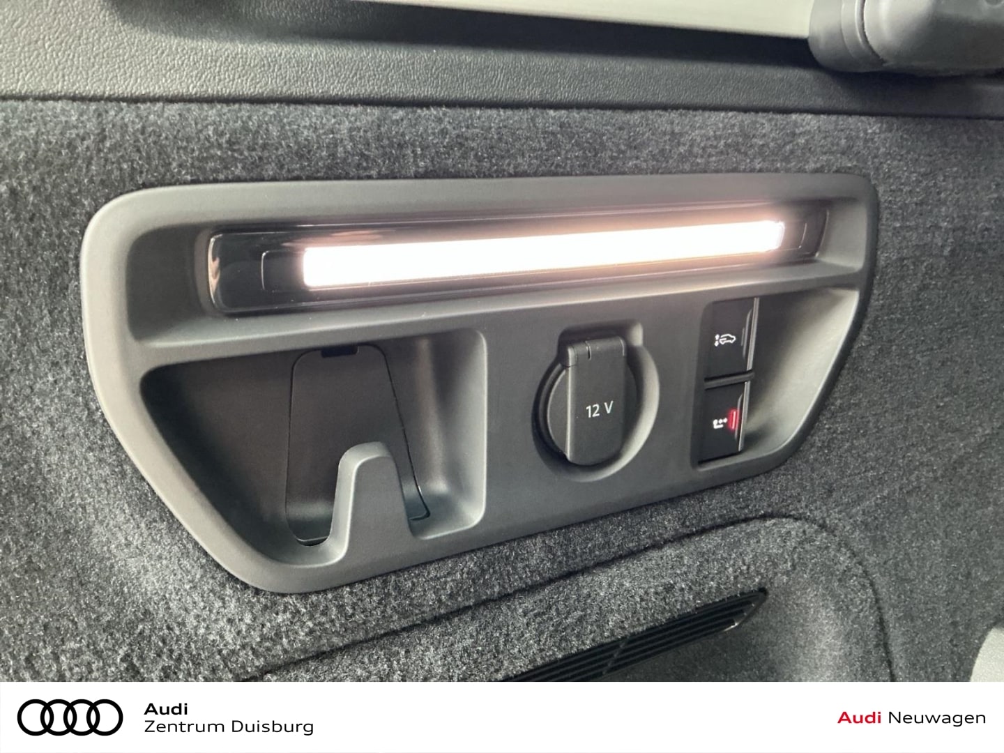 Bild über Audi Q7 SUV TDI quattro 220 kW tiptronic - für weitere Informationen kontaktieren Sie den Audi Partner