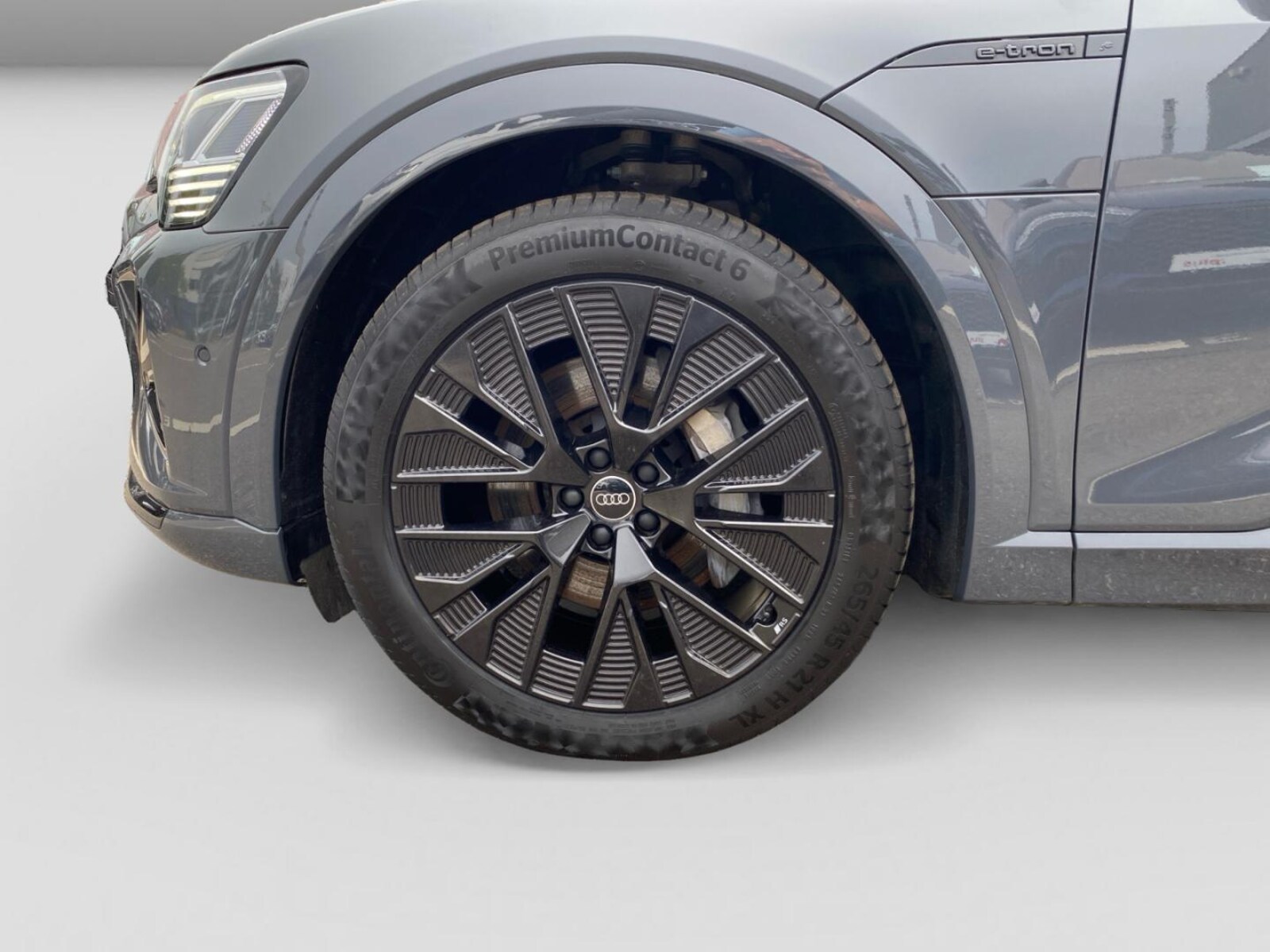 Audi Q8 Sportback e-tron – Bild 4