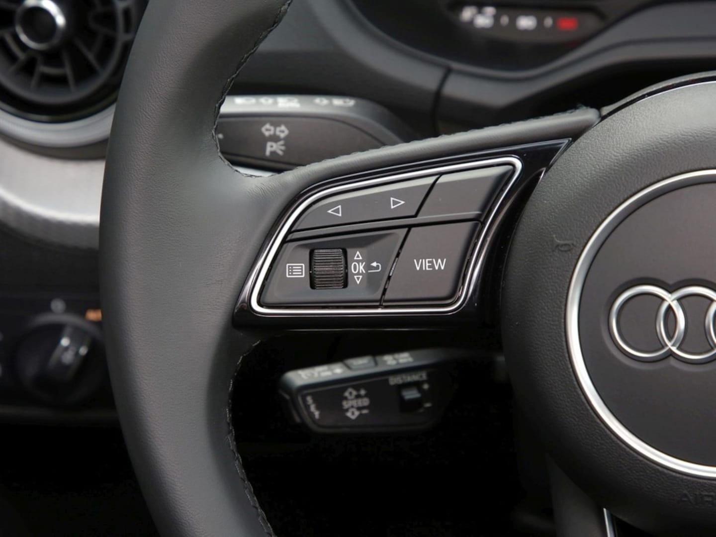 Bild über Audi Q2 S line 35 TFSI S tronic - für weitere Informationen kontaktieren Sie den Audi Partner