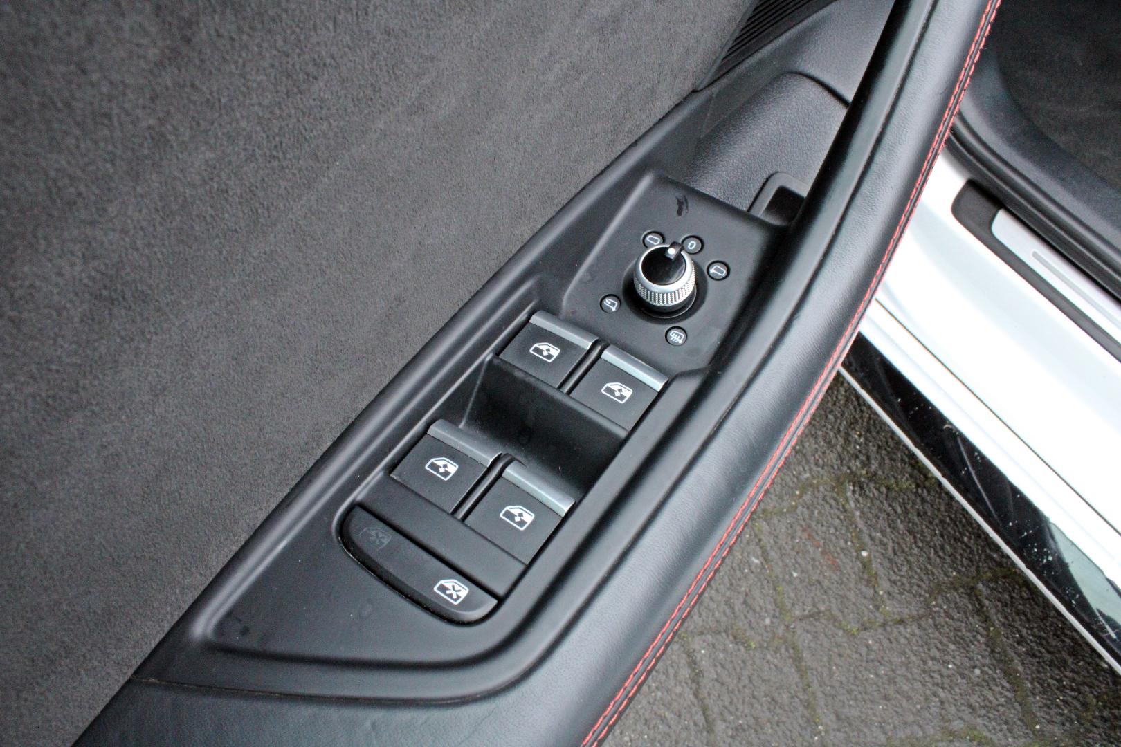 Image about Audi RS 4 Avant TFSI quattro tiptronic