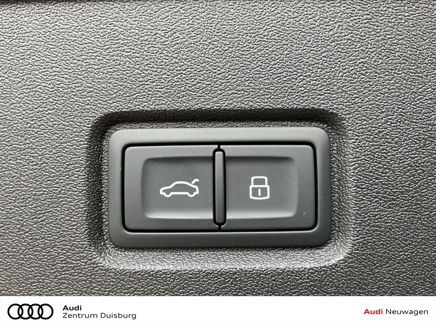 Bild über Audi Q7 SUV TDI quattro 220 kW tiptronic - für weitere Informationen kontaktieren Sie den Audi Partner