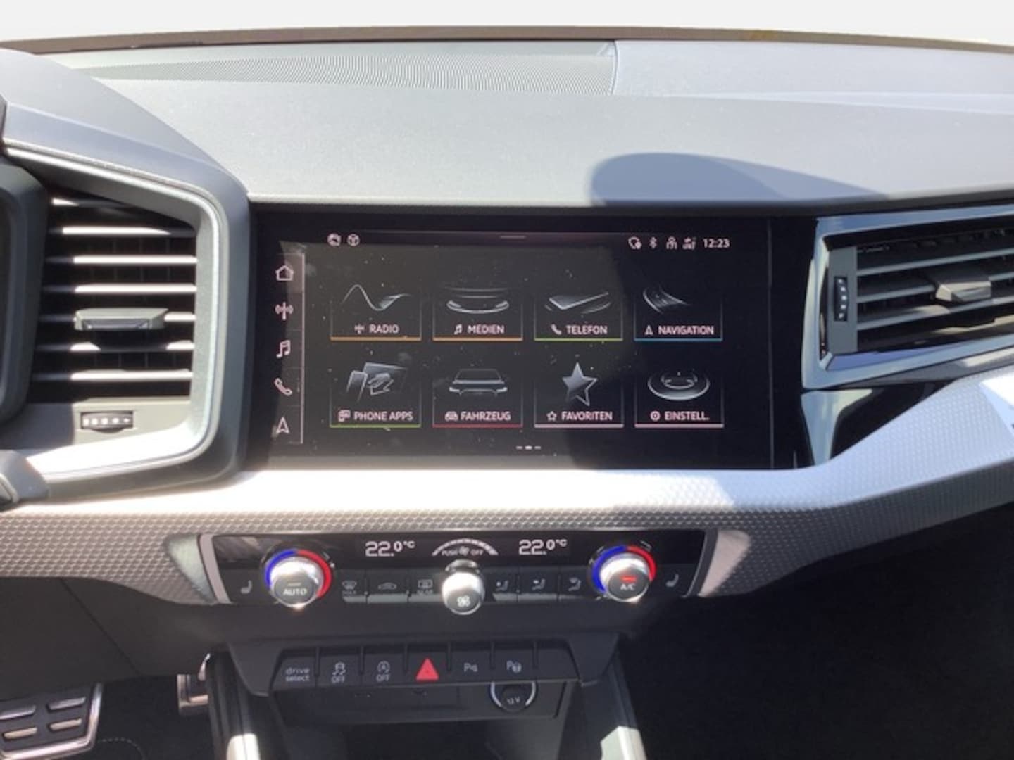 Bild über Audi A1 Sportback S line 35 TFSI S tronic - für weitere Informationen kontaktieren Sie den Audi Partner