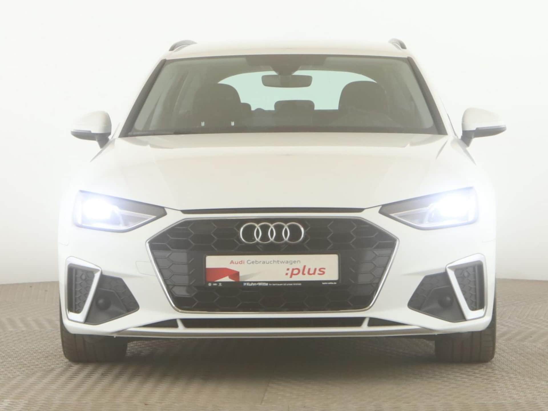 Audi A4 Avant S line