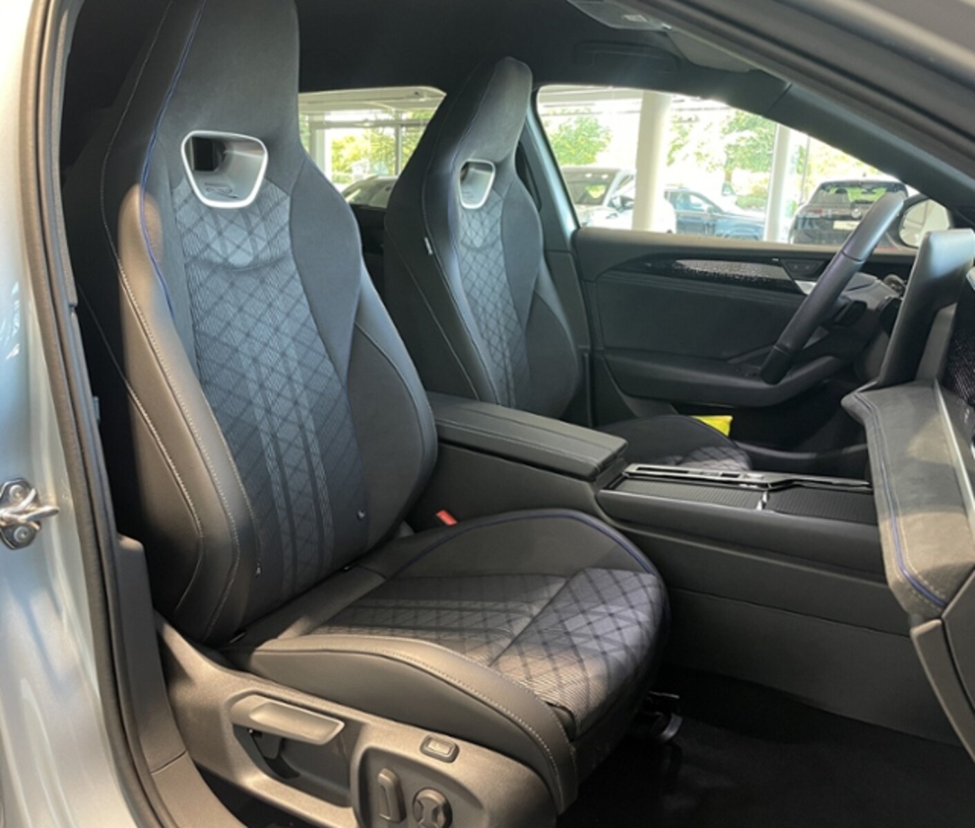 Volkswagen Passat – Bild 13