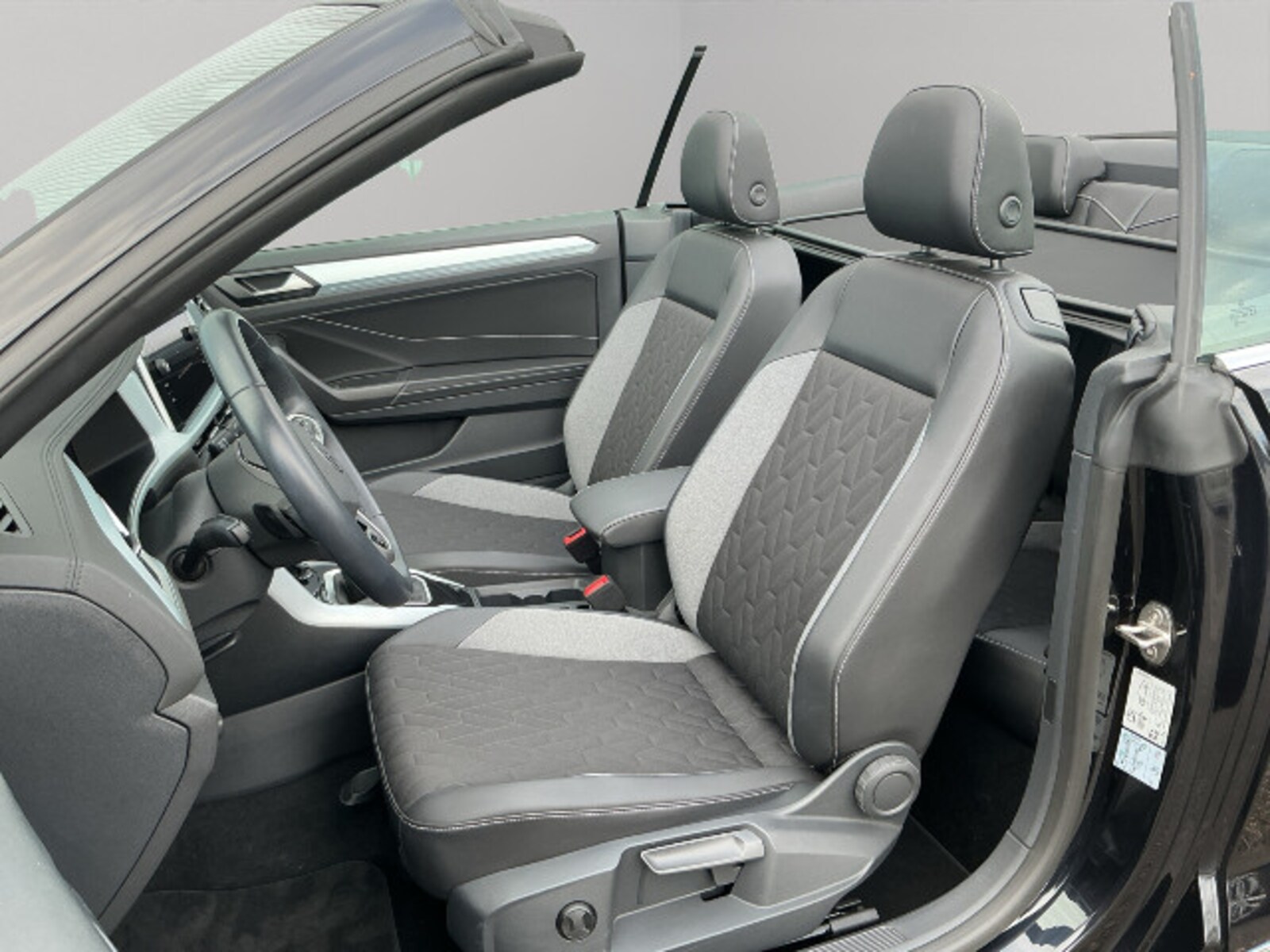 Volkswagen T-Roc Cabriolet – Bild 11