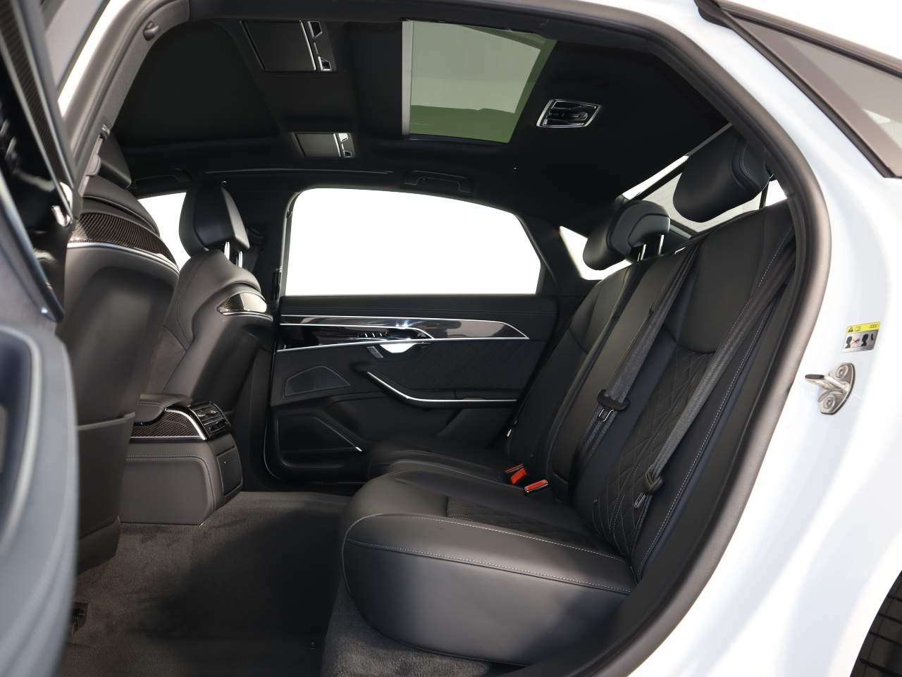2025 Audi S8 Base - Photo 11