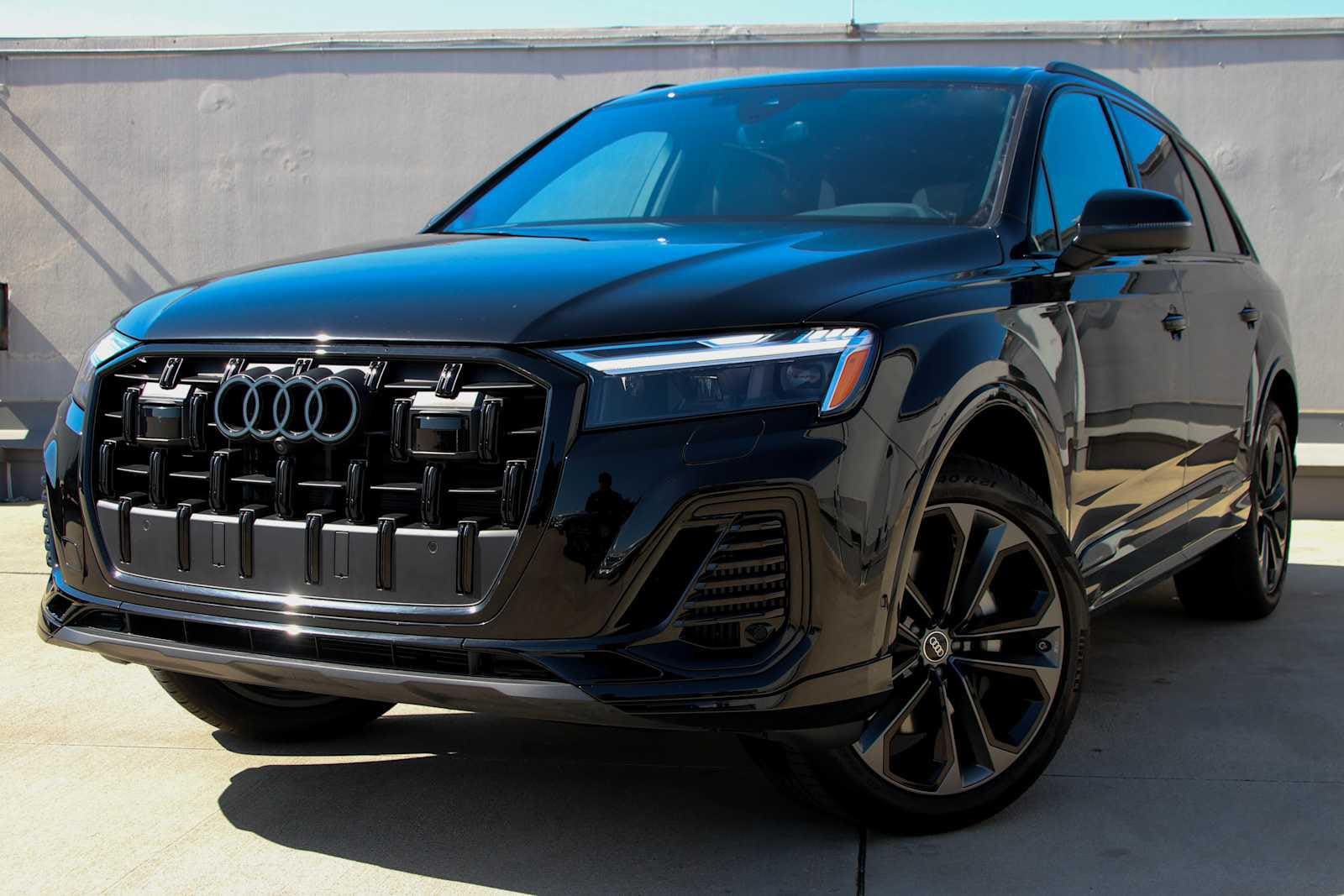 2025 Audi Q7 55 Premium Plus quattro Tiptronic's photo