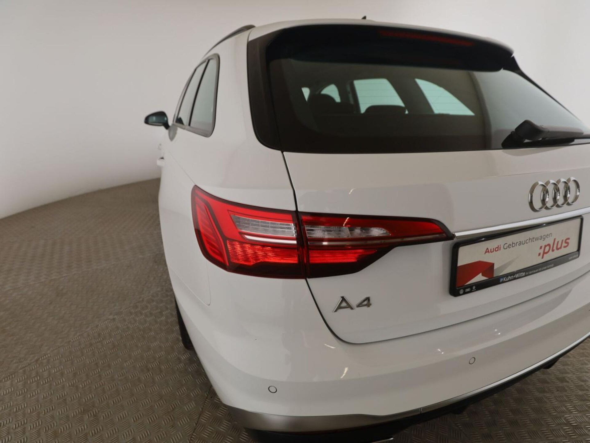 Audi A4 Avant S line