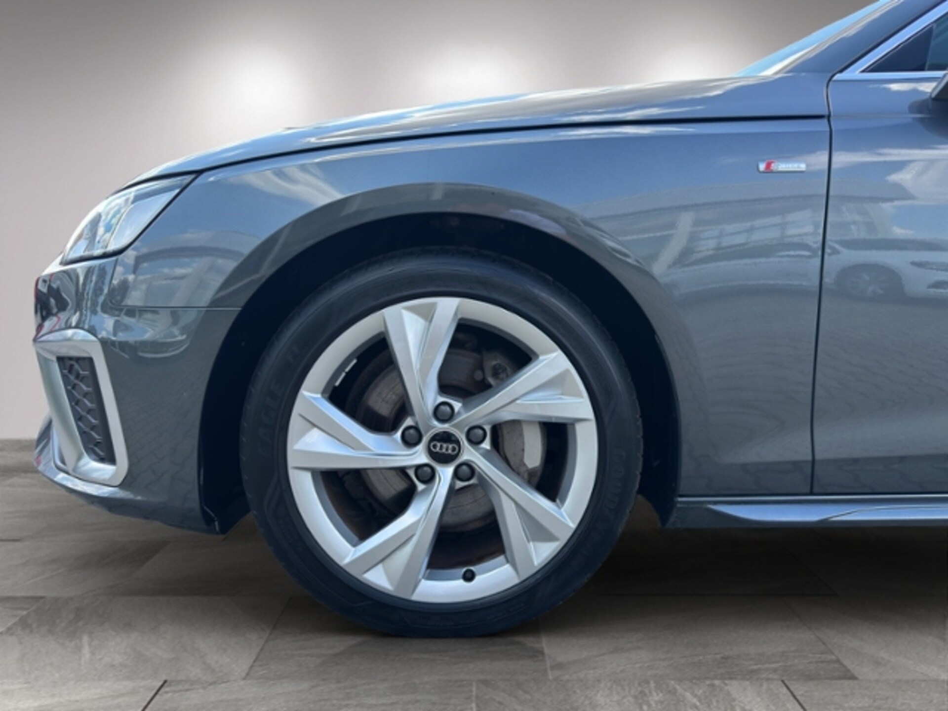 Audi A4 Avant S line