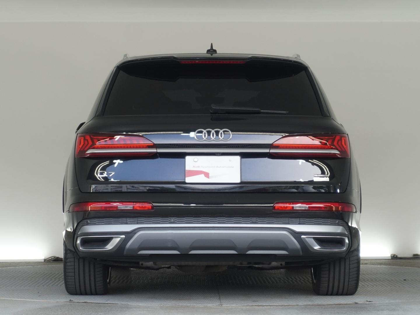 Audi Q7 55 TFSI quattro S line 250(340) kW(PS) tiptronic for more details contact your dealer
