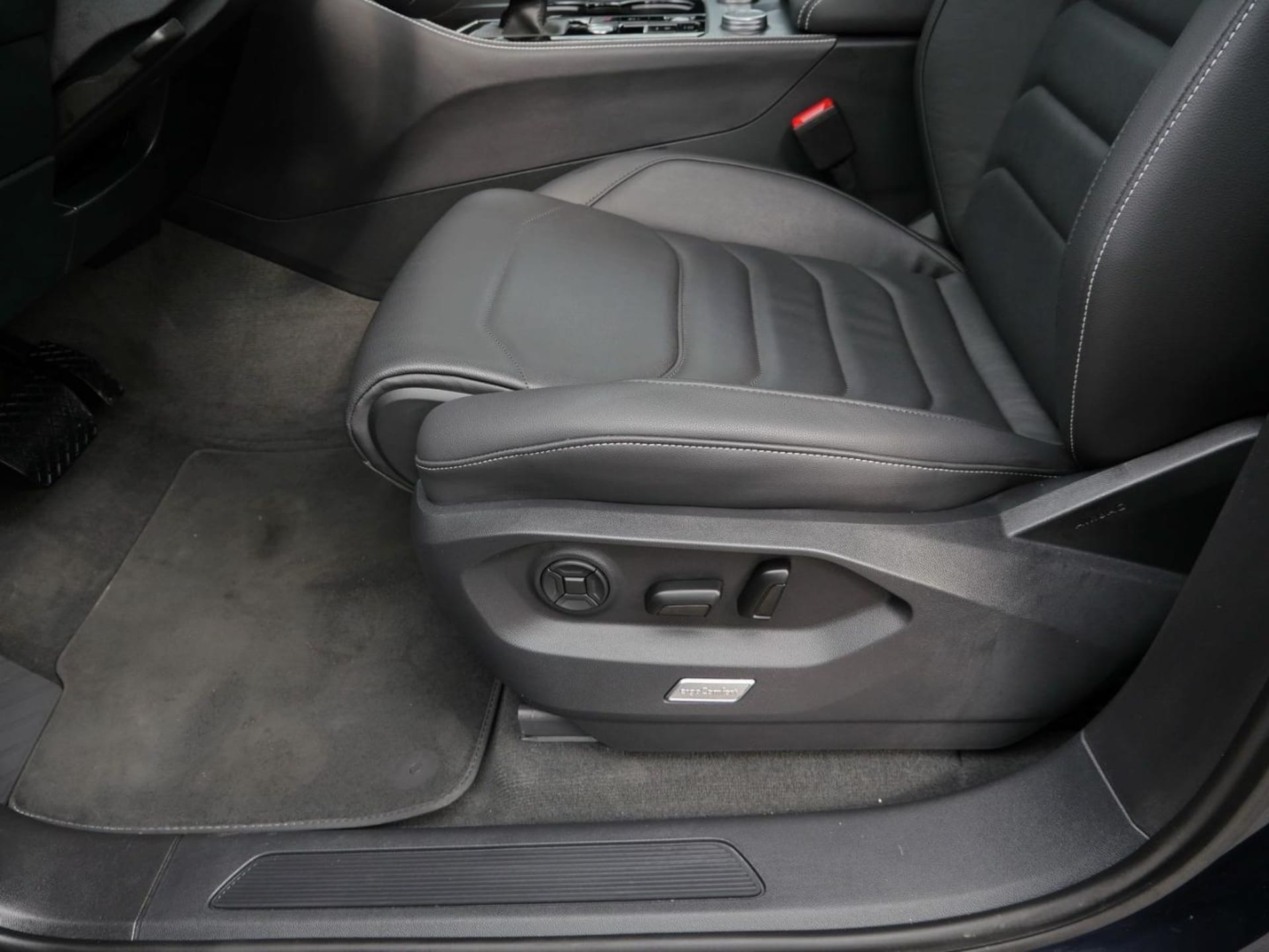 Volkswagen Touareg Basis-Modell
