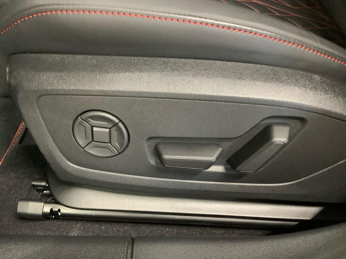Bild über Audi A3 Sportback TFSI quattro S tronic - für weitere Informationen kontaktieren Sie den Audi Partner