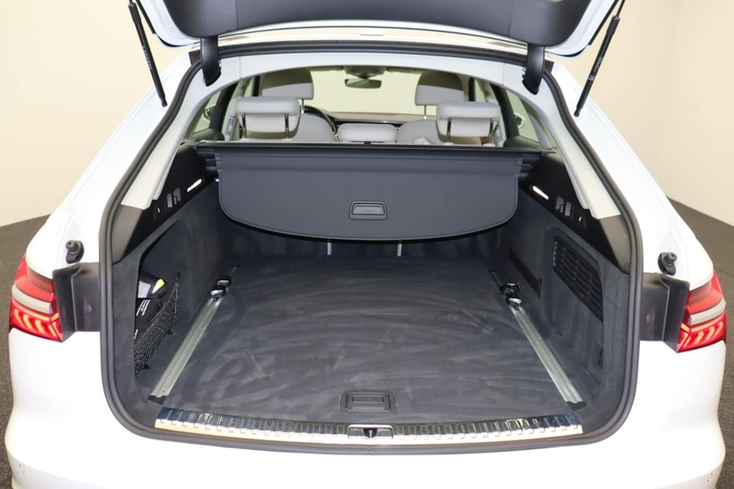 Bild über Audi A6 Avant 50 TDI quattro tiptronic - für weitere Informationen kontaktieren Sie den Audi Partner