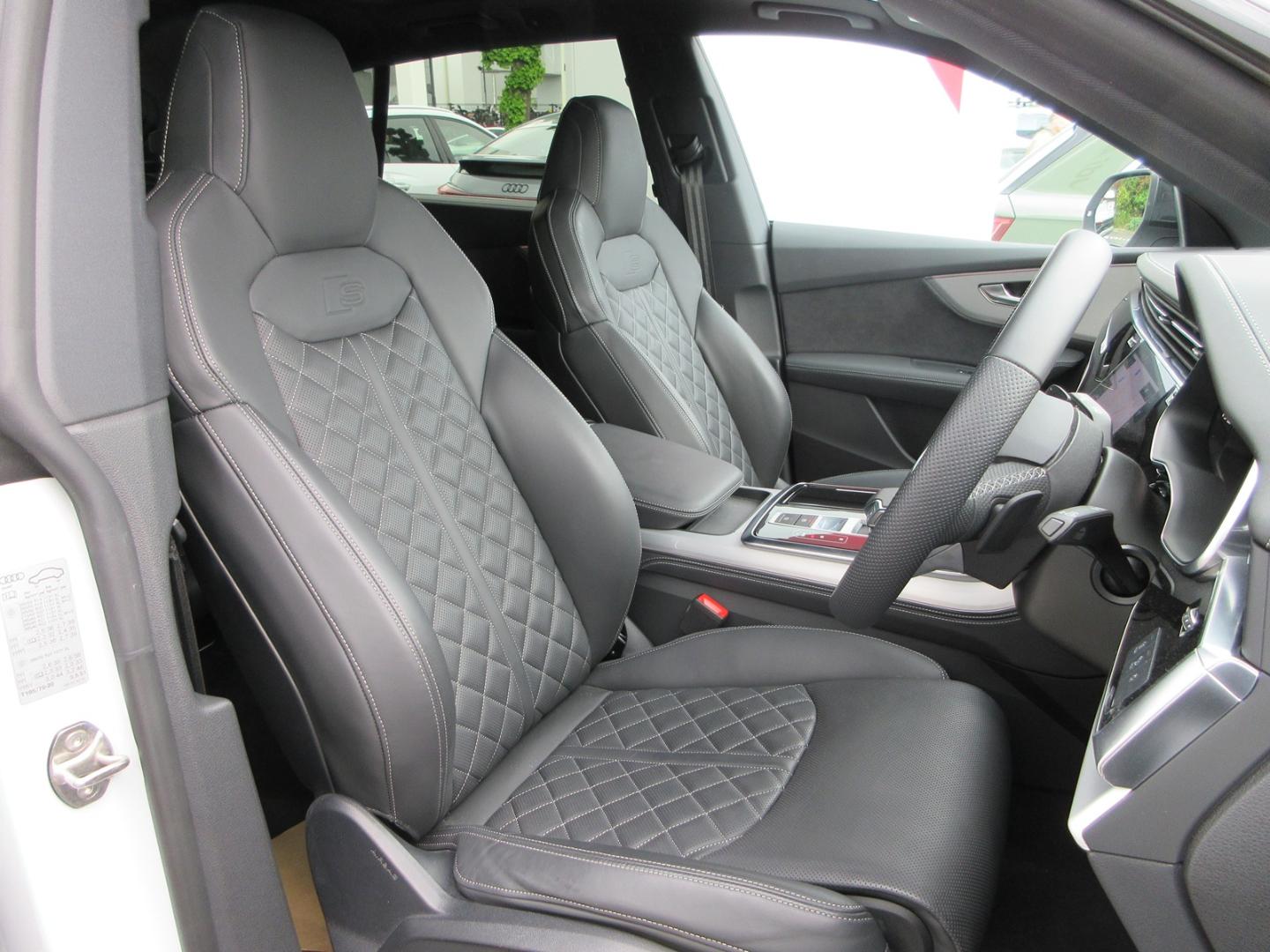 Audi Q8 SUV 55 TFSI quattro S line 250(340) kW(PS) tiptronic for more details contact your dealer