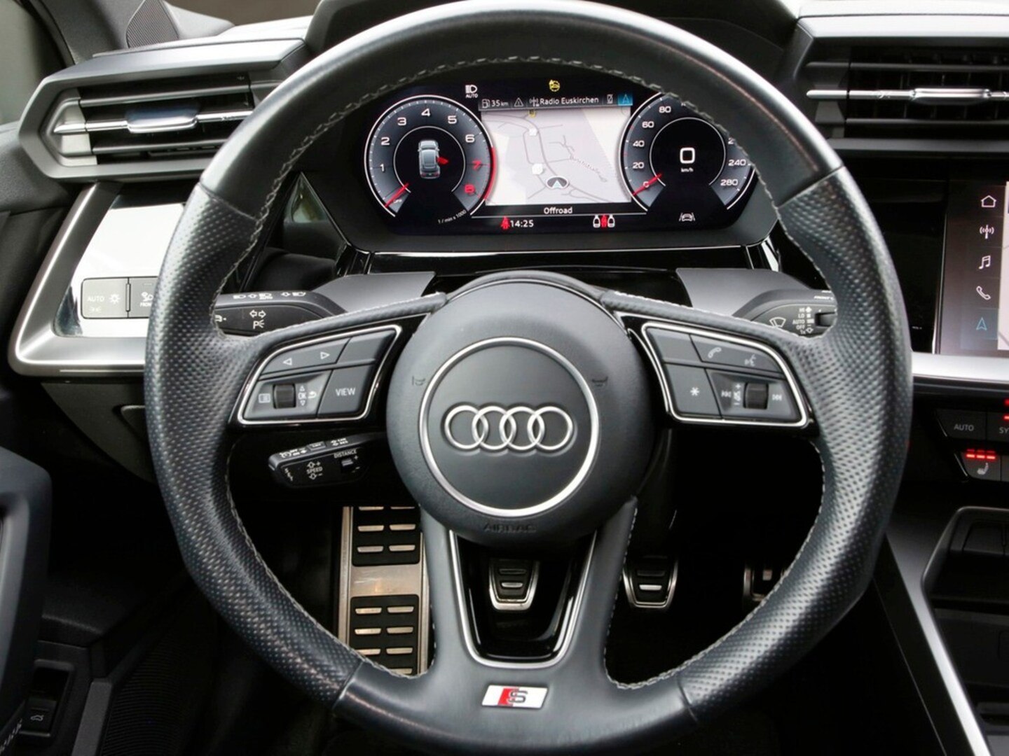 Bild über Audi A3 Sportback S line 35 TFSI Schaltgetriebe - für weitere Informationen kontaktieren Sie den Audi Partner
