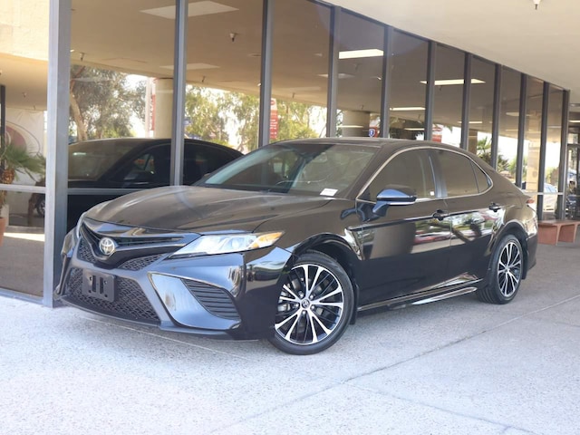 2018 Toyota Camry SE FWD photo