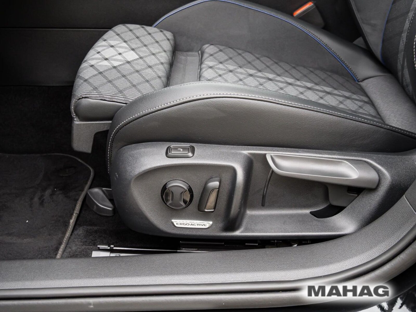 Volkswagen Passat – Bild 24