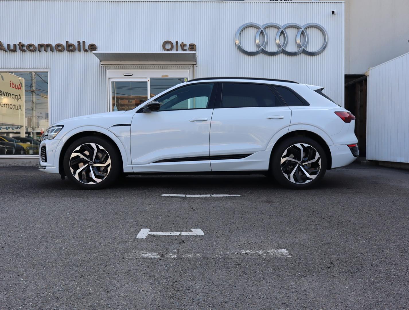 Audi Q8 e-tron 55 e-tron S line for more details contact your dealer