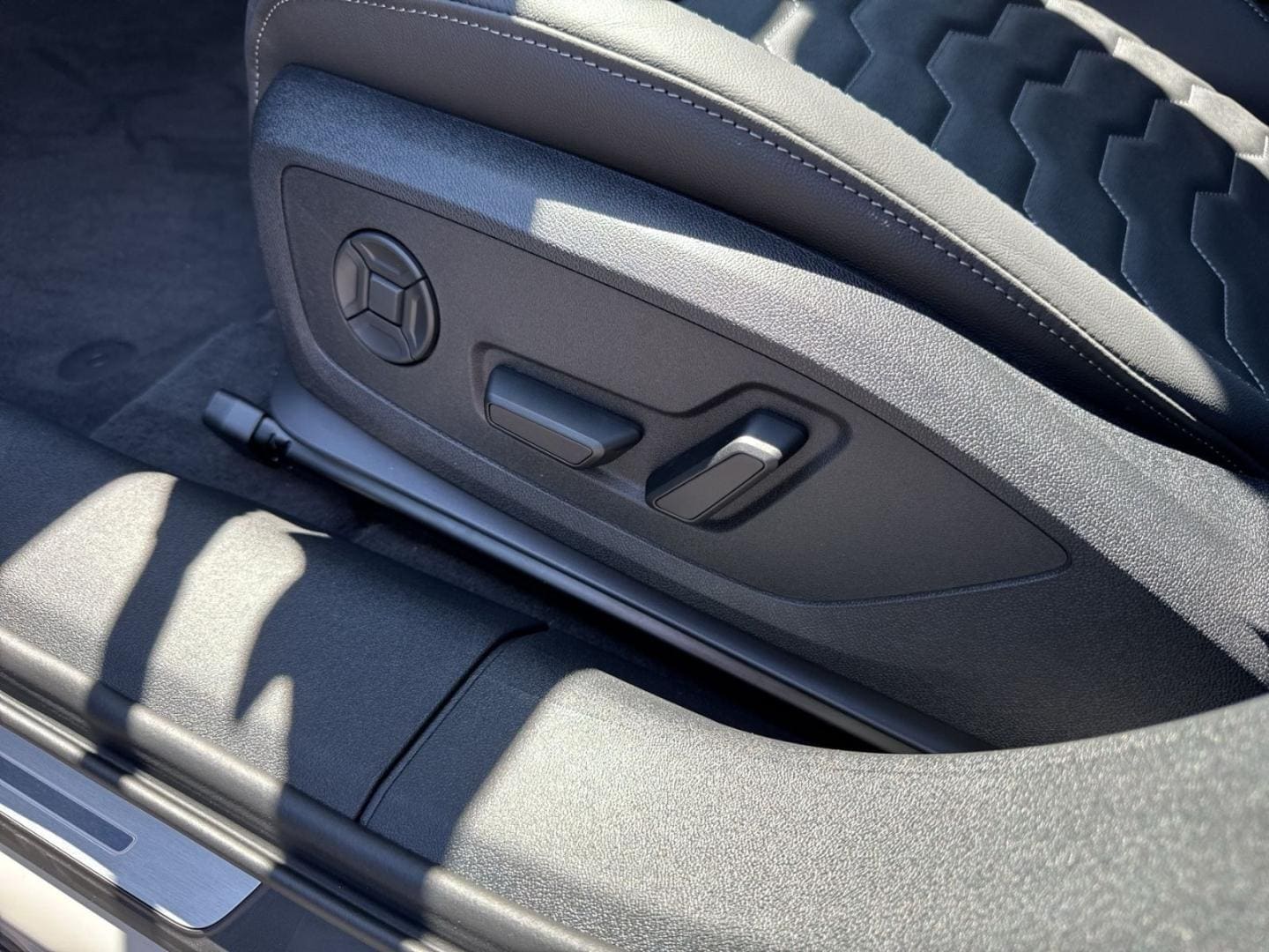 Bild über Audi A6 Sportback e-tron e-tron 210 kW - für weitere Informationen kontaktieren Sie den Audi Partner