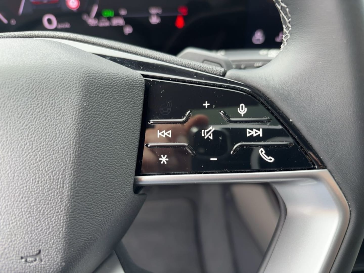 Bild über Audi A6 Avant TDI 150 kW S tronic - für weitere Informationen kontaktieren Sie den Audi Partner