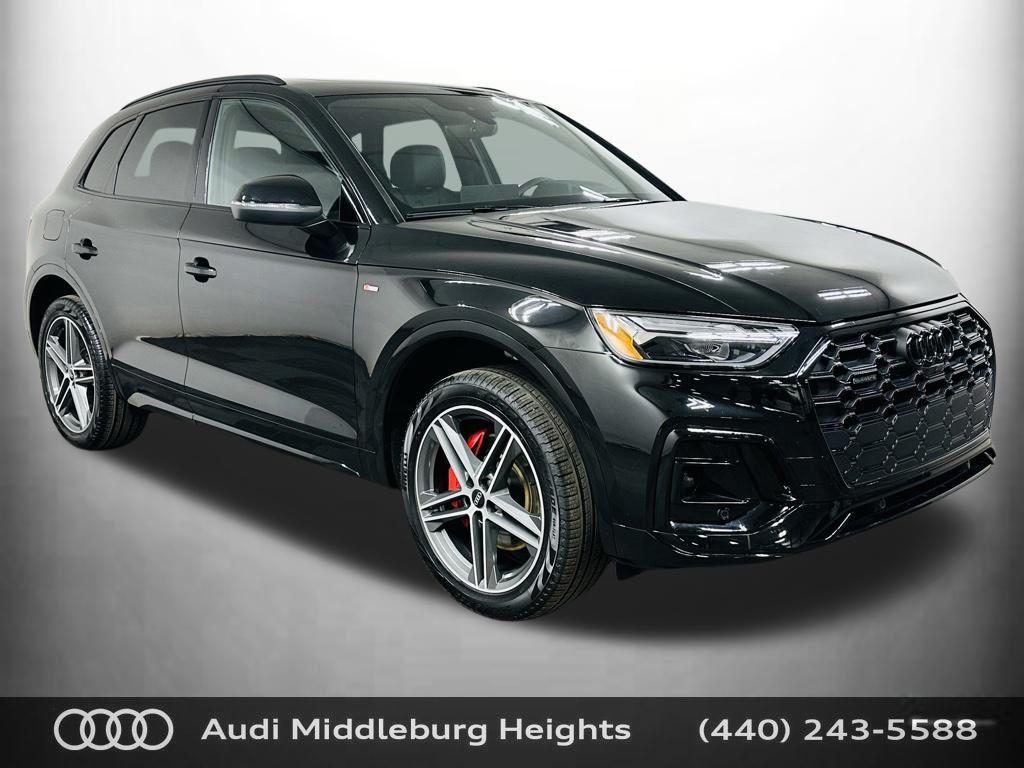 2025 Audi Q5 55 e Premium Plus's photo