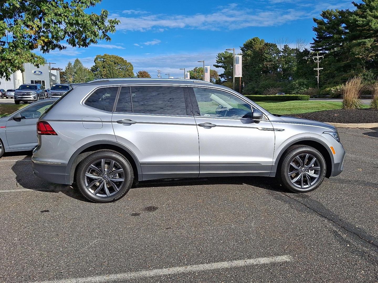 2022 Volkswagen Tiguan SE - Photo 7