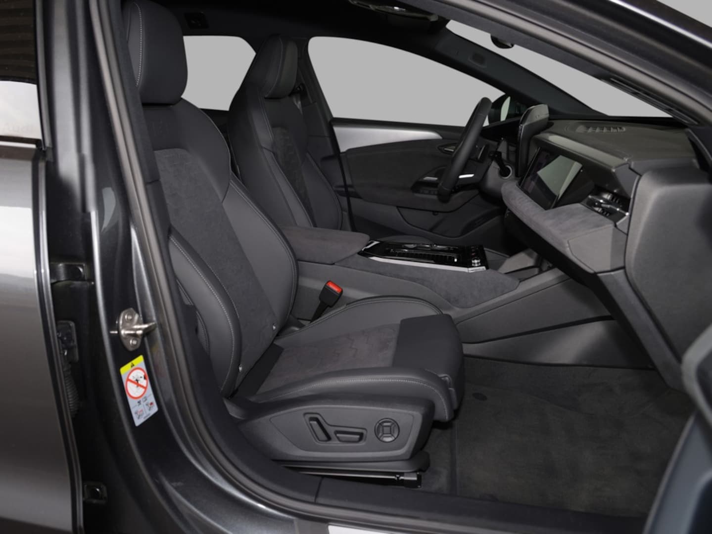 Bild über Audi A6 Avant e-tron e-tron 210 kW - für weitere Informationen kontaktieren Sie den Audi Partner